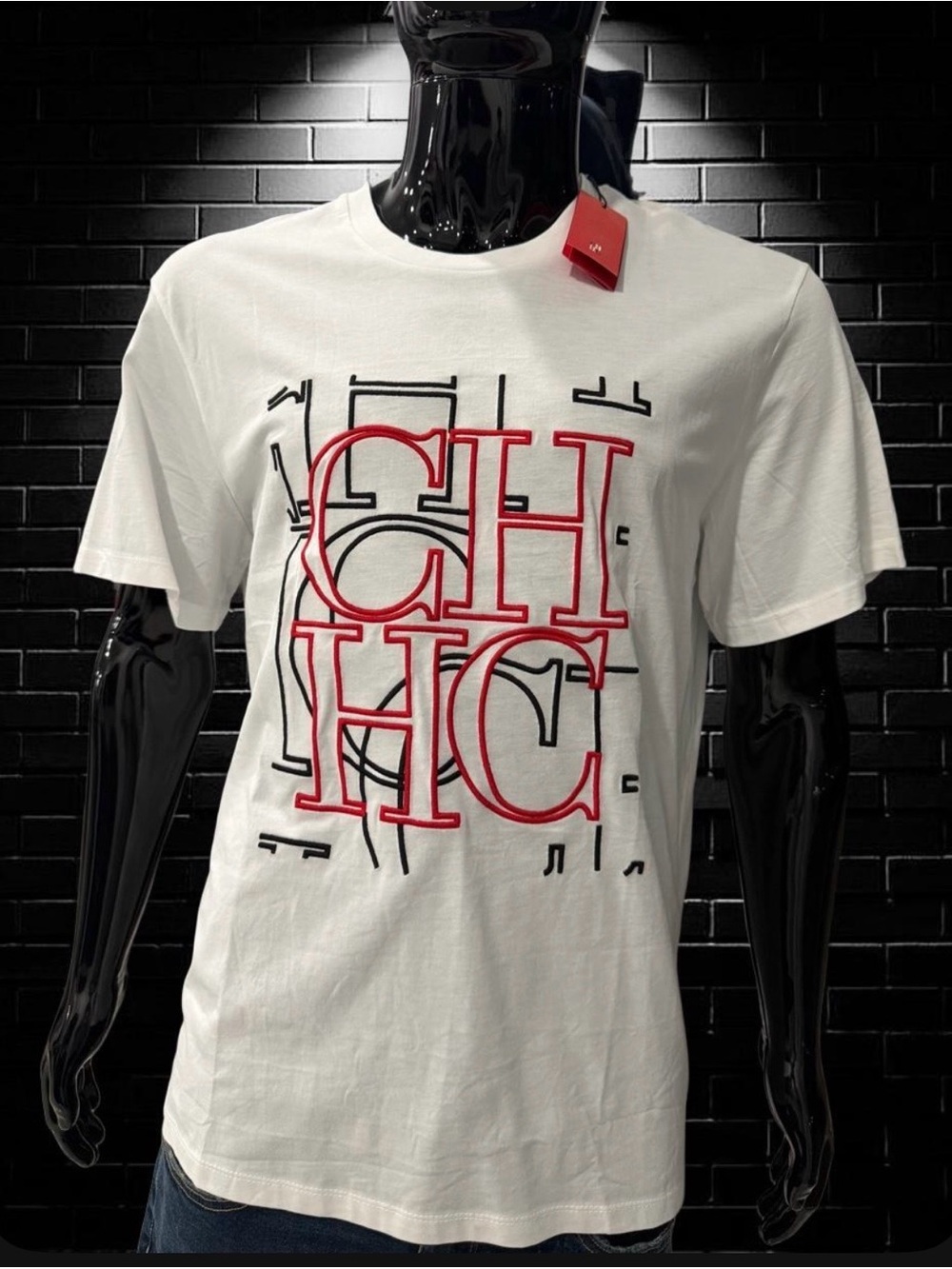 White carolina Herrera Short-Sleeve Men’s T-Shirt with Red Black Print size XL